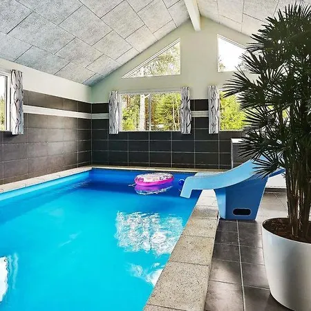 Sleeps 24 Pool Wifi بيت للعطل
